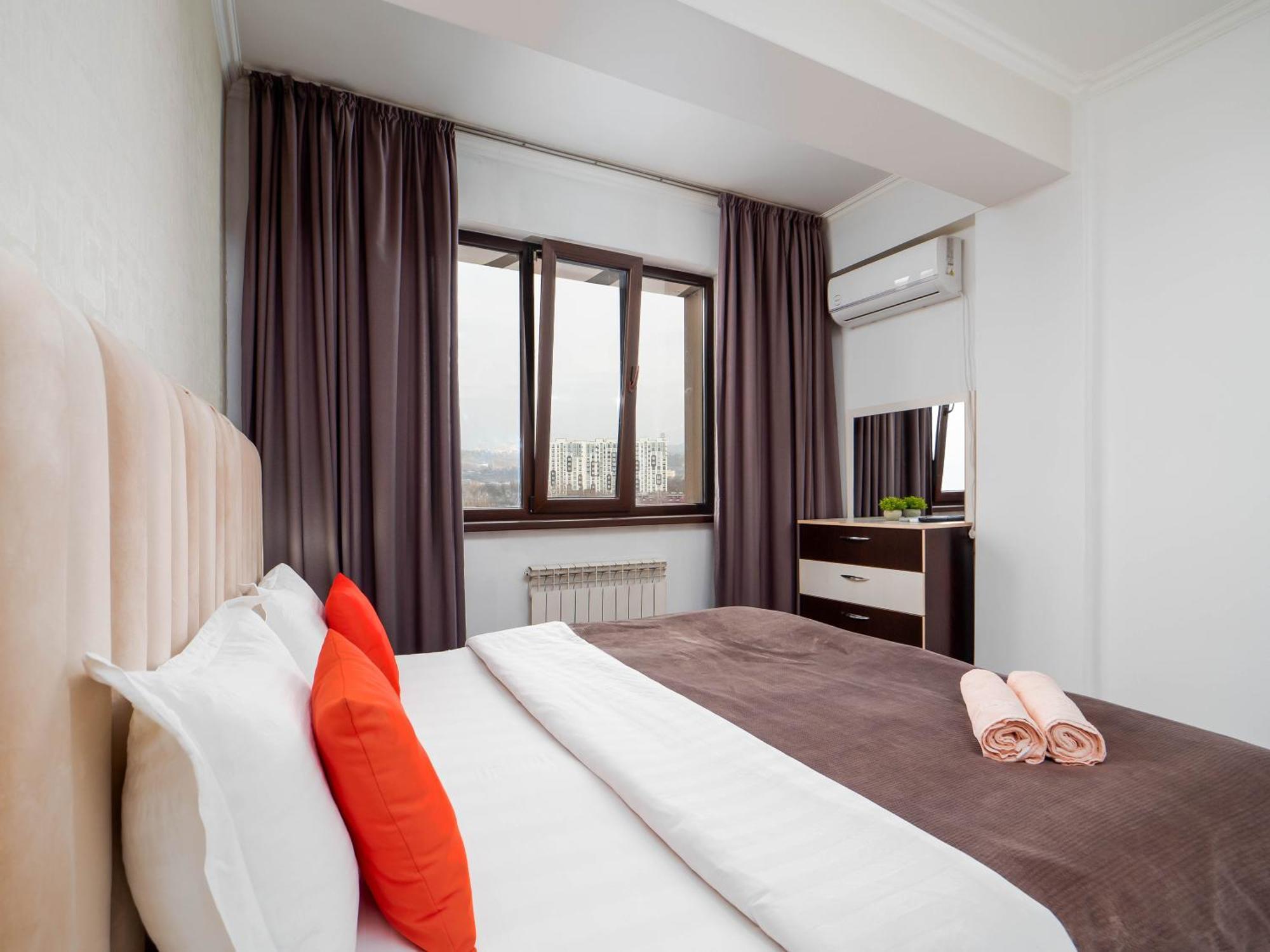 Appartments " Zhetysu-4" Almaty Extérieur photo